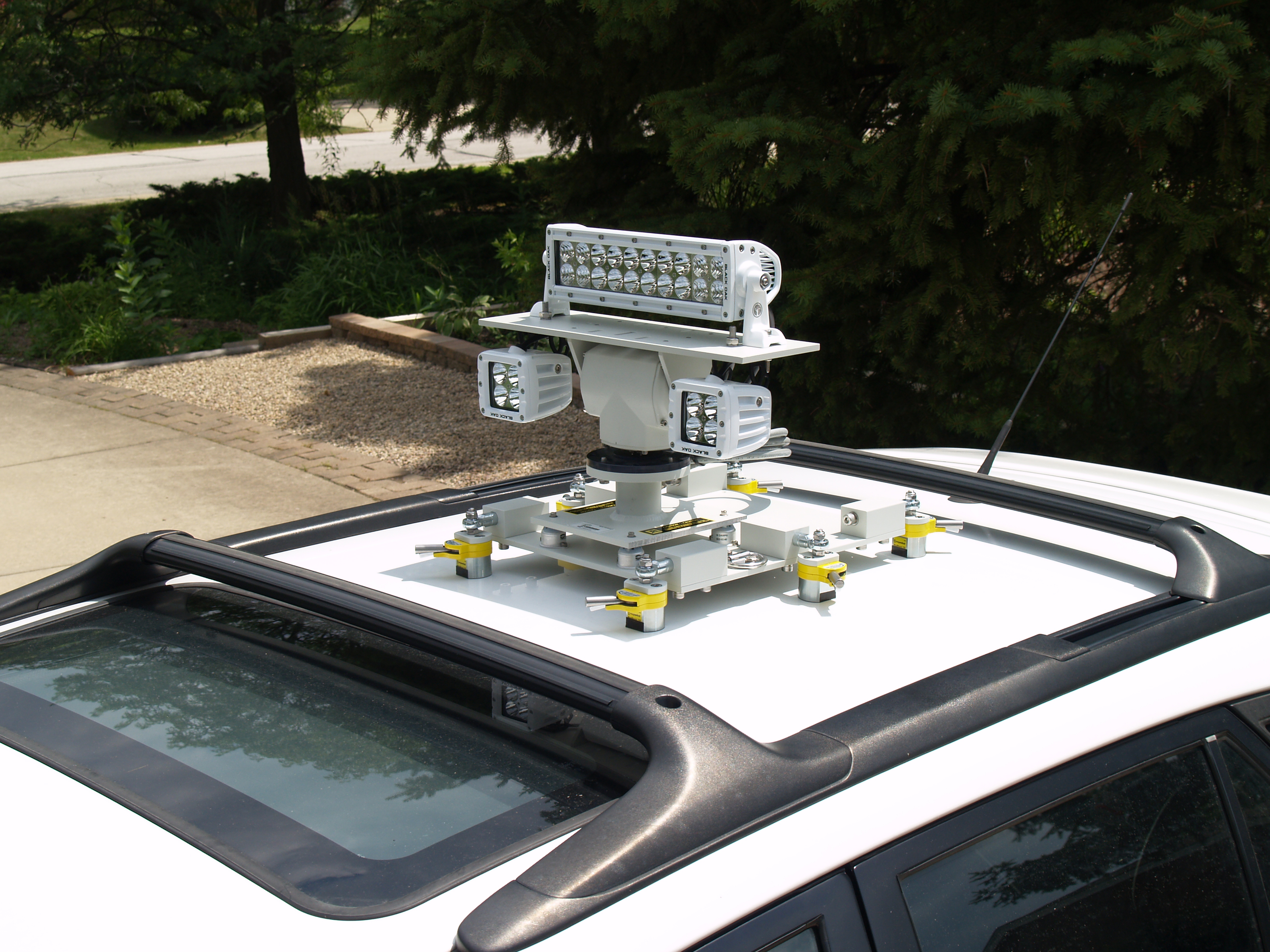 Mobile Mount Steerable Spotlight System
